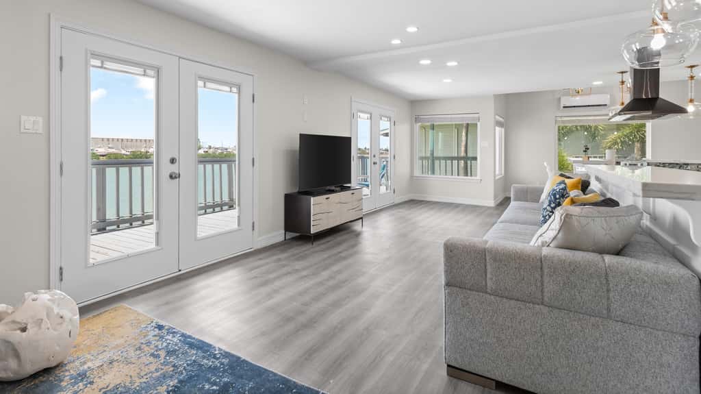 Casa de Cielos Azure - Waterfront, Dock, Pools