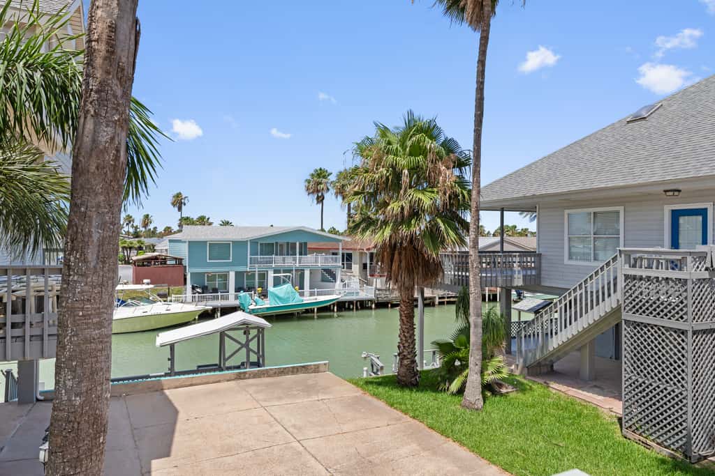 Casa de Cielos Azure - Waterfront, Dock, Pools