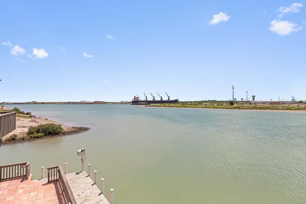 Casa de Cielos Azure - Waterfront, Dock, Pools