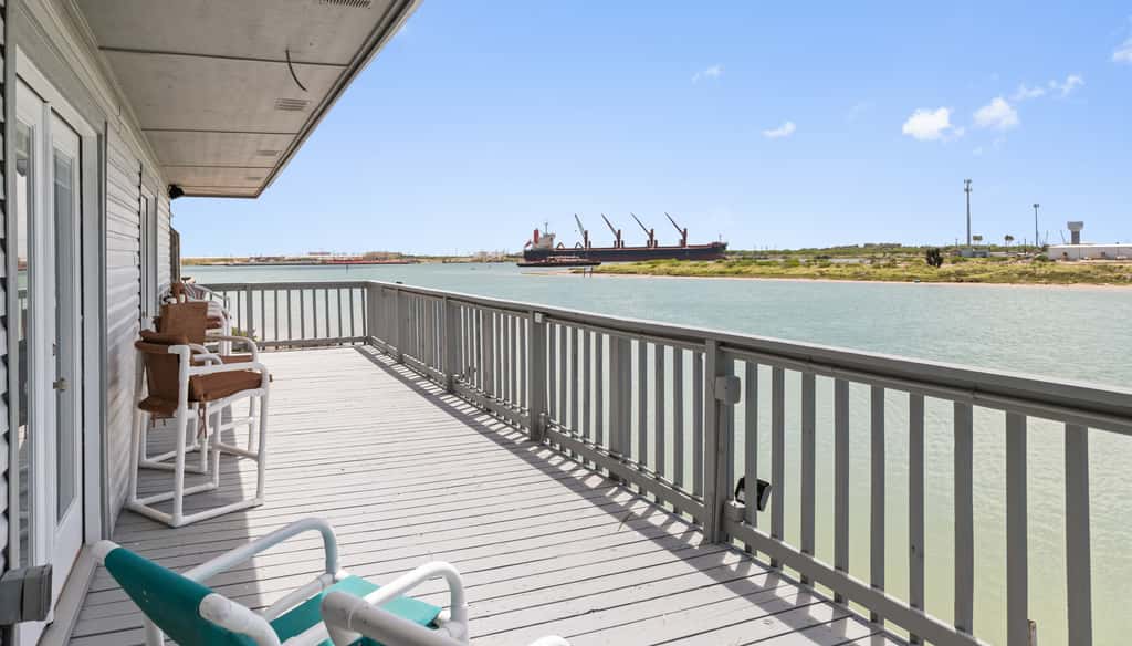 Casa de Cielos Azure - Waterfront, Dock, Pools