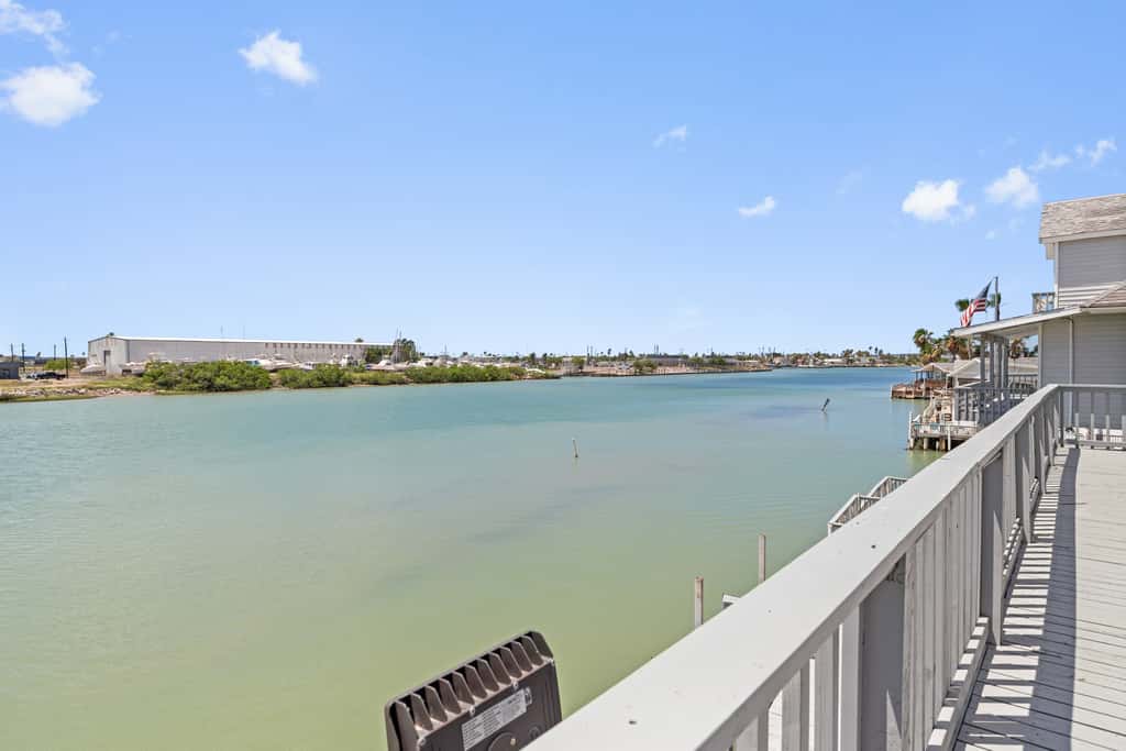 Casa de Cielos Azure - Waterfront, Dock, Pools