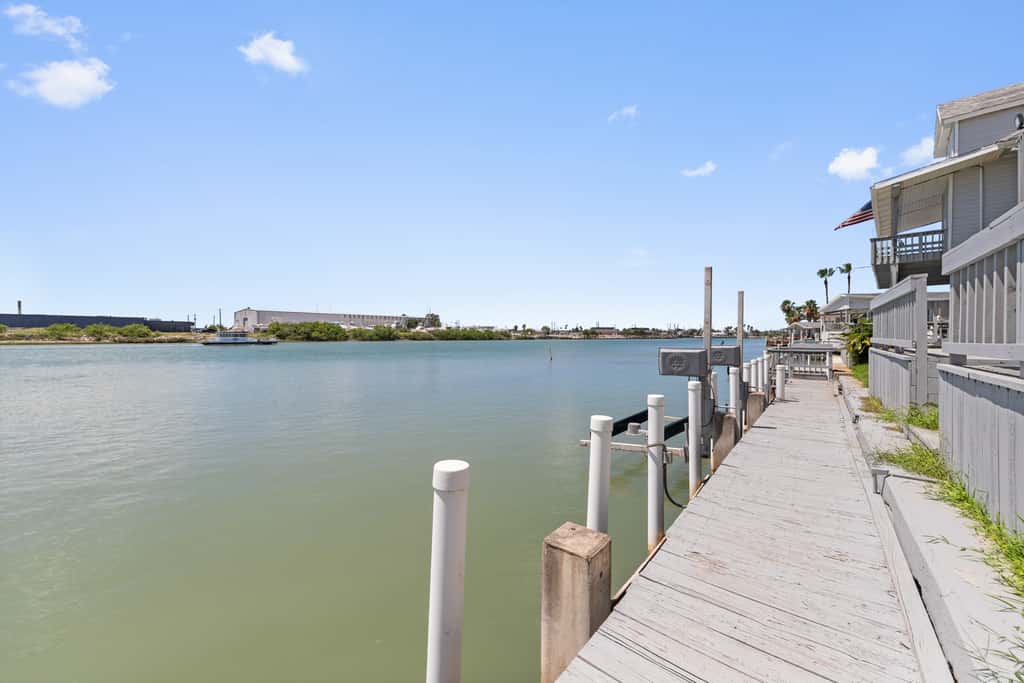 Casa de Cielos Azure - Waterfront, Dock, Pools
