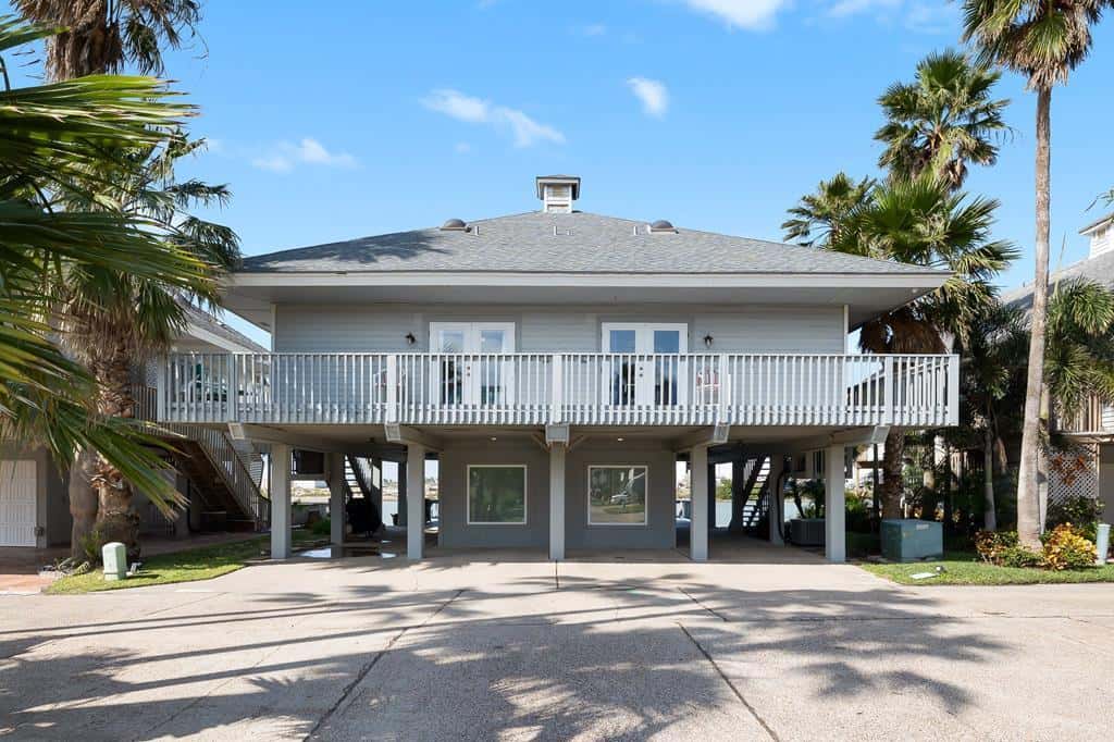 Casa de Cielos Azure - Waterfront, Dock, Pools