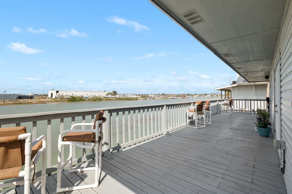 Casa de Cielos Azure - Waterfront, Dock, Pools
