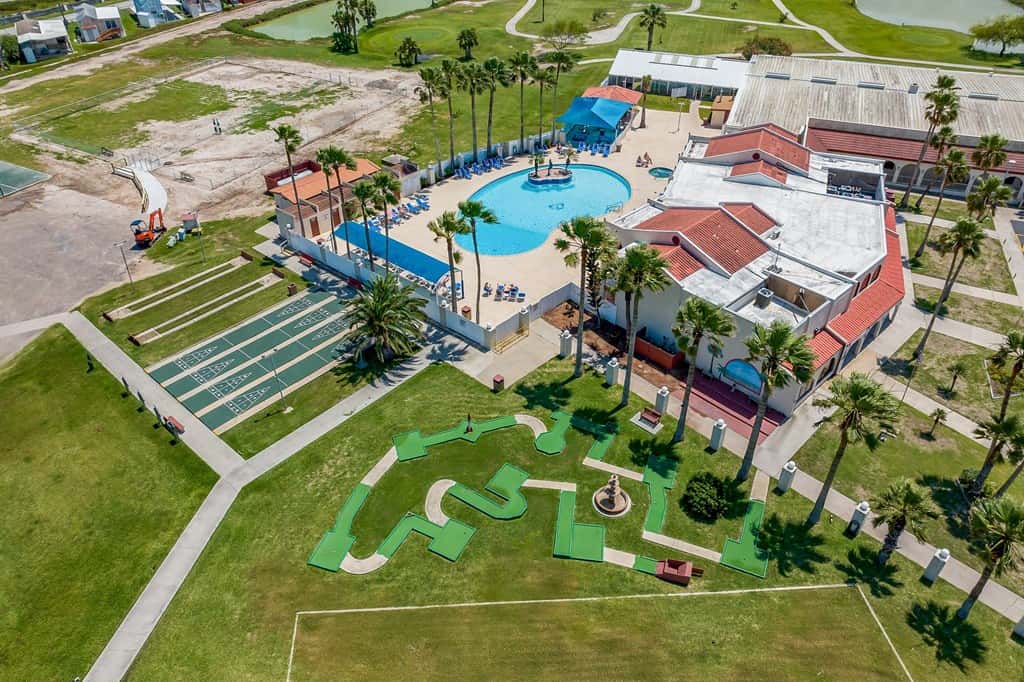 Casa de Cielos Azure - Waterfront, Dock, Pools