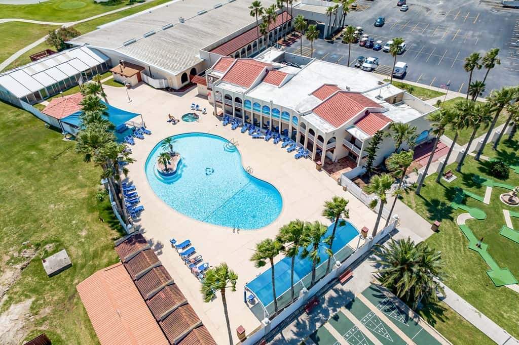 Casa de Cielos Azure - Waterfront, Dock, Pools