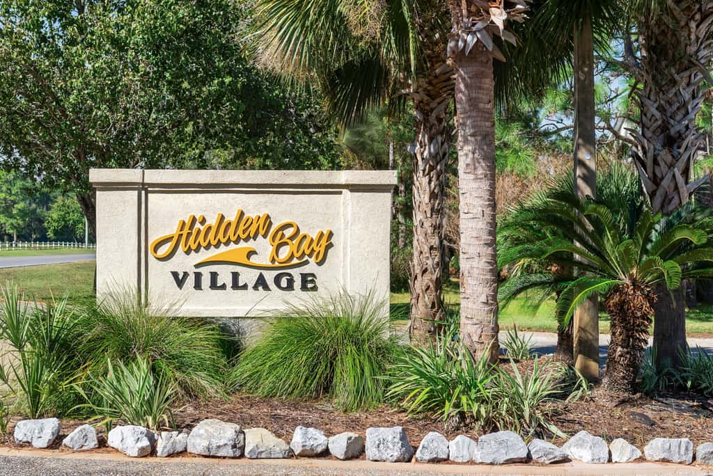 Townhome with Shared Pool, Wifi & Full Kitchen
