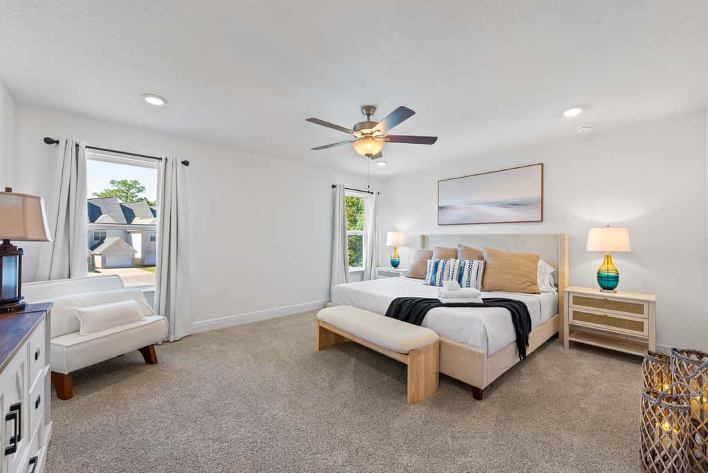 Townhome with Shared Pool, Wifi & Full Kitchen