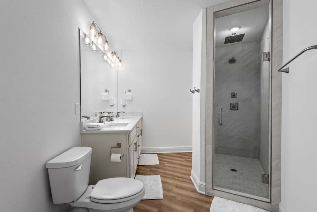 Townhome with Shared Pool, Wifi & Full Kitchen