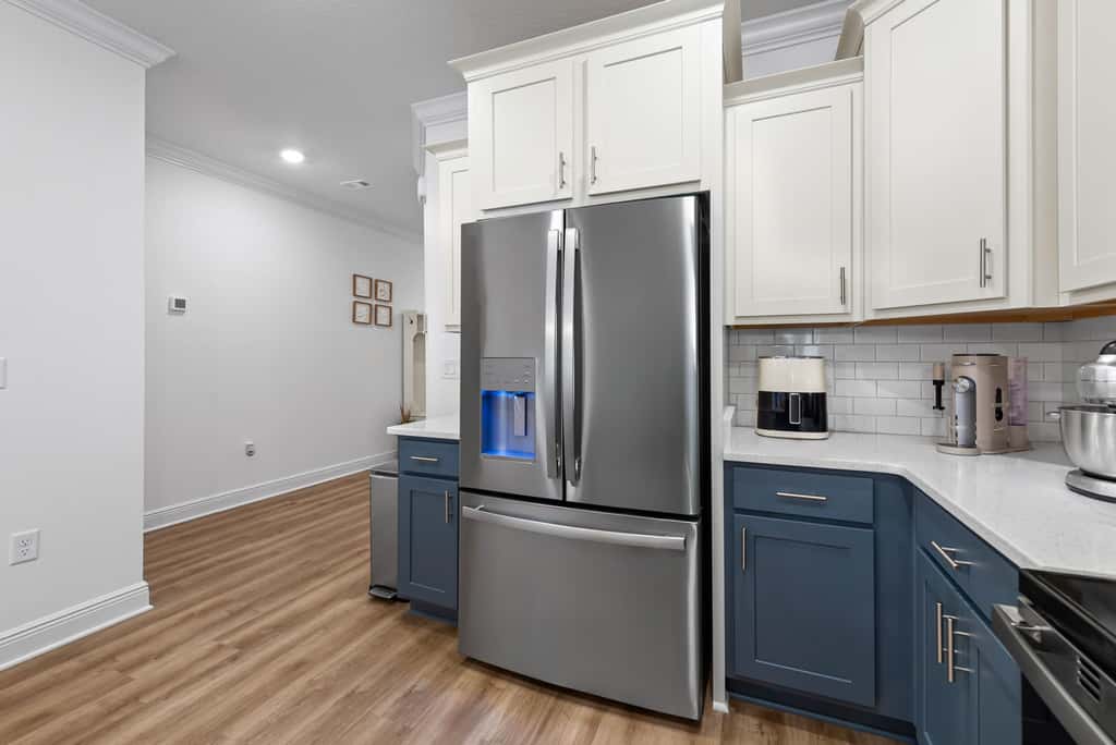 Townhome with Shared Pool, Wifi & Full Kitchen