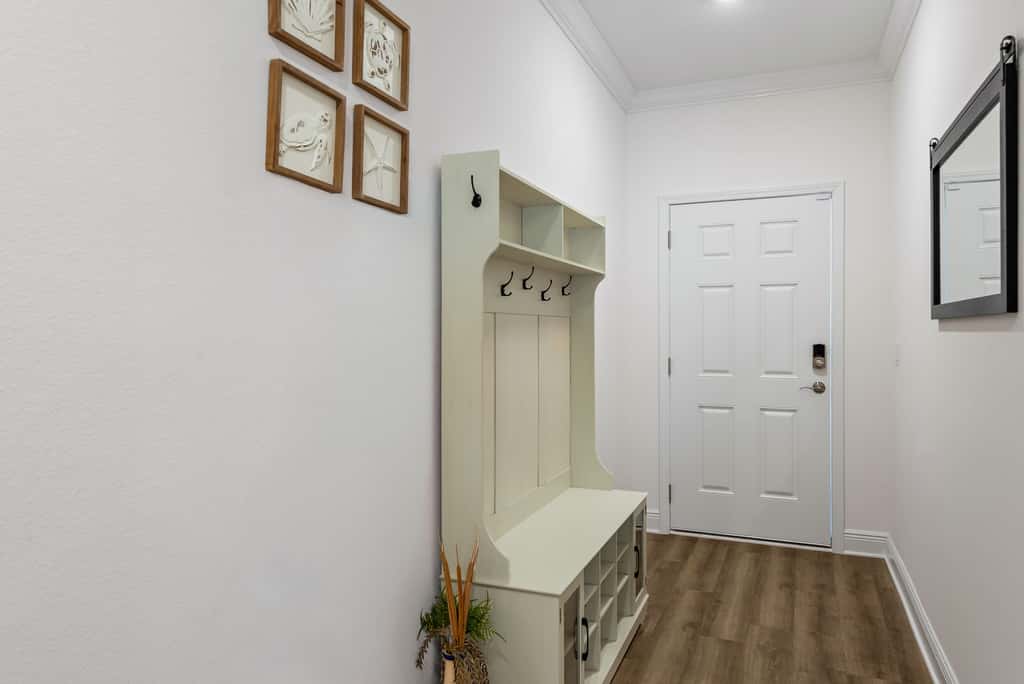 Townhome with Shared Pool, Wifi & Full Kitchen