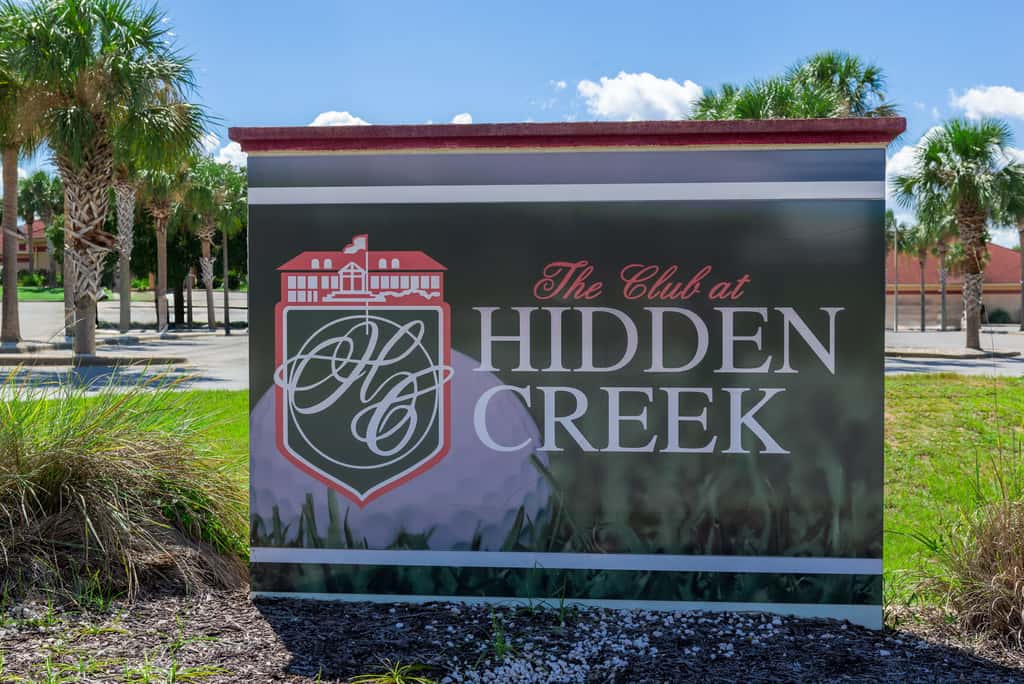 Townhome with Shared Pool, Wifi & Full Kitchen