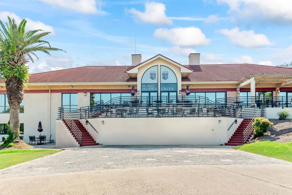 Townhome with Shared Pool, Wifi & Full Kitchen