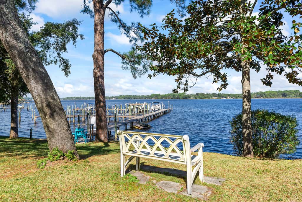Townhome with Shared Pool, Wifi & Full Kitchen