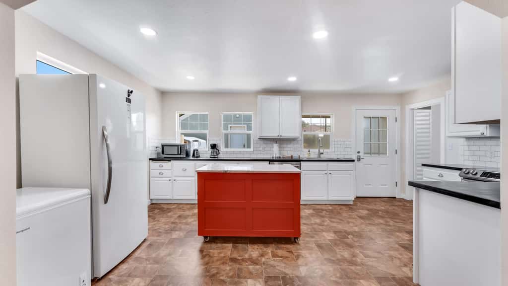 Port Orford Coastal Retreat, Pet Friendly & Fire Pit