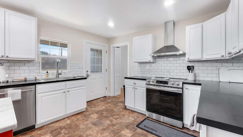 Port Orford Coastal Retreat, Pet Friendly & Fire Pit