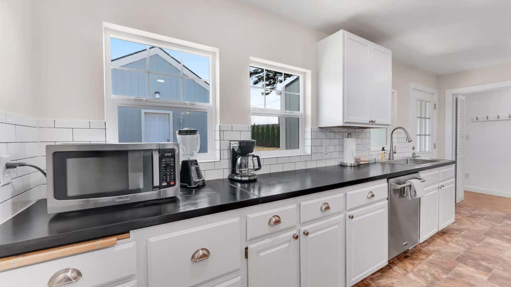 Port Orford Coastal Retreat, Pet Friendly & Fire Pit