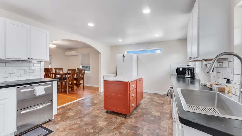 Port Orford Coastal Retreat, Pet Friendly & Fire Pit