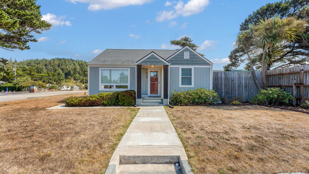 Port Orford Coastal Retreat, Pet Friendly & Fire Pit