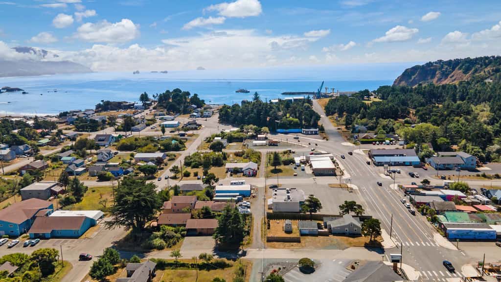 Port Orford Coastal Retreat, Pet Friendly & Fire Pit