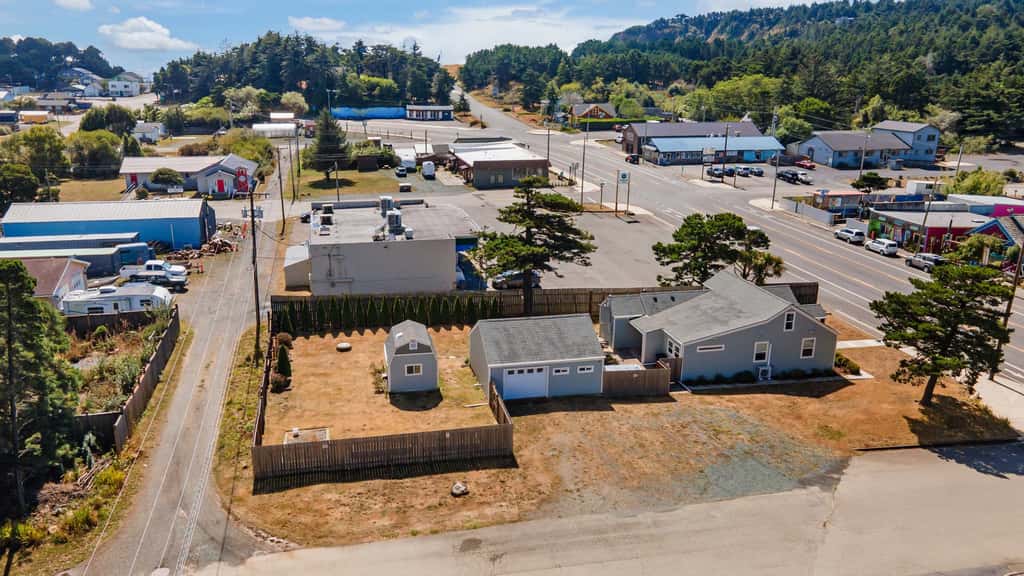Port Orford Coastal Retreat, Pet Friendly & Fire Pit