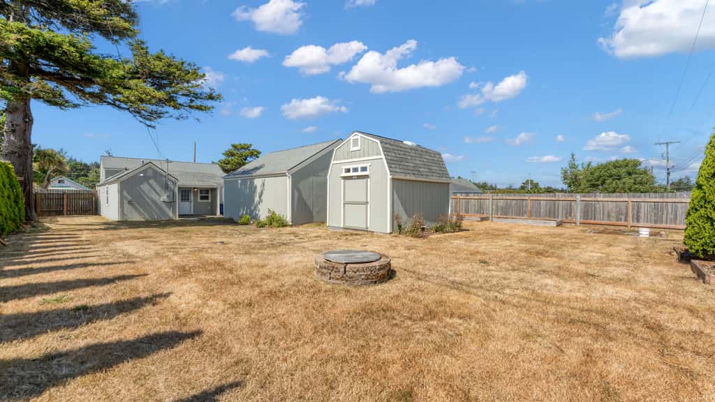 Port Orford Coastal Retreat, Pet Friendly & Fire Pit