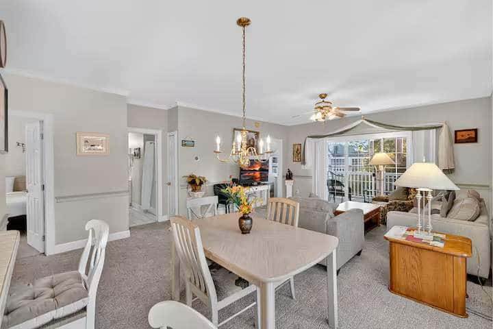 Relax, Unwind & Enjoy the Best of Myrtle Beach at Magnolia Place 204