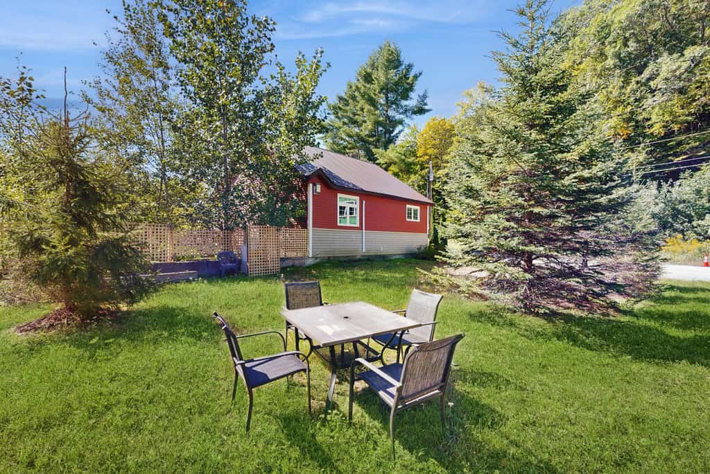 Cozy Ludlow Cottage | Minutes to Okemo & Year-Round Adventure