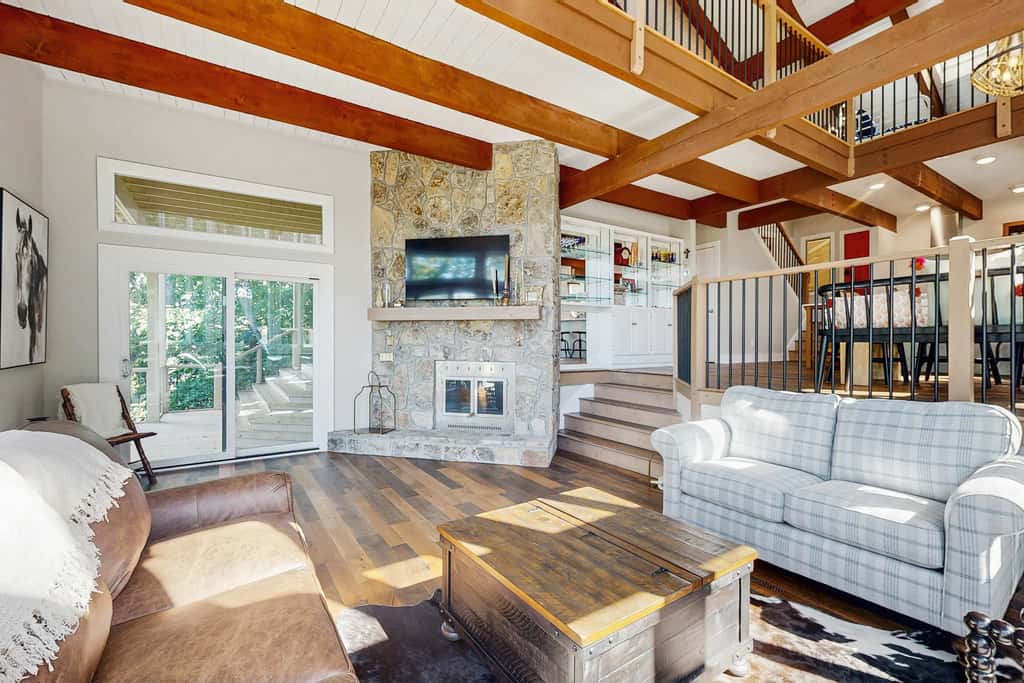 Glass Contemporary House, Panoramic Views, 4 Fireplaces, Game Room, Gym, Dog-Friendly