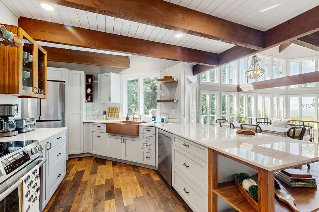 Glass Contemporary House, Panoramic Views, 4 Fireplaces, Game Room, Gym, Dog-Friendly