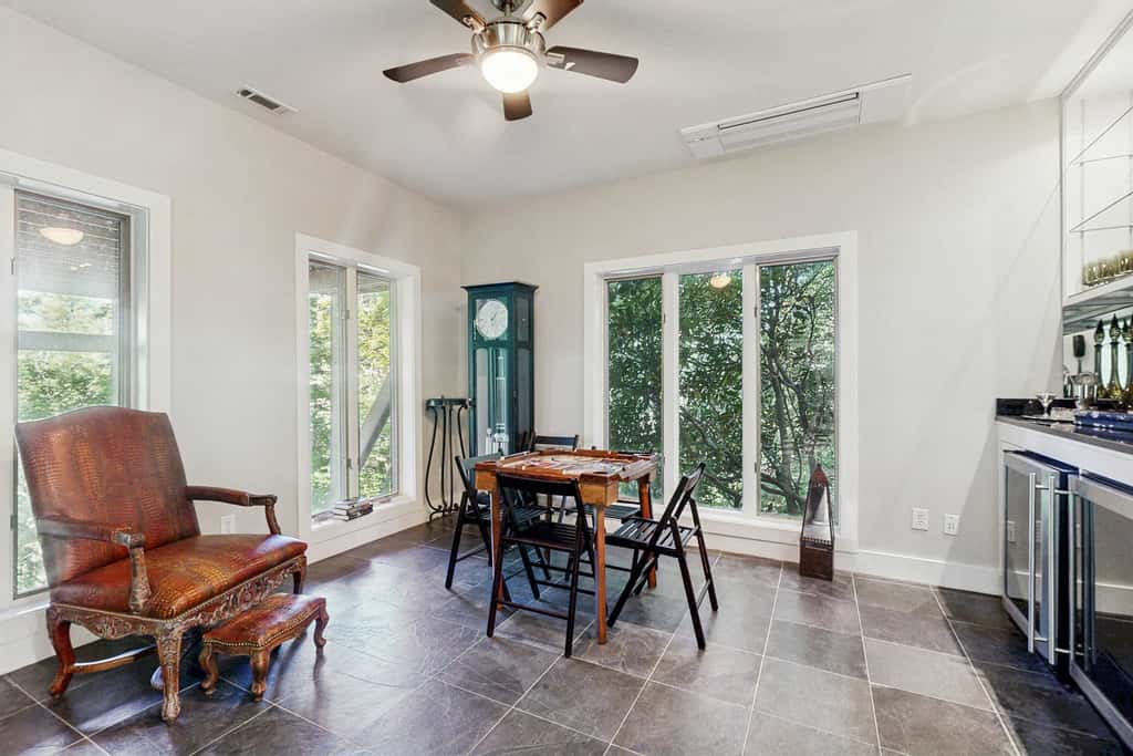 Glass Contemporary House, Panoramic Views, 4 Fireplaces, Game Room, Gym, Dog-Friendly