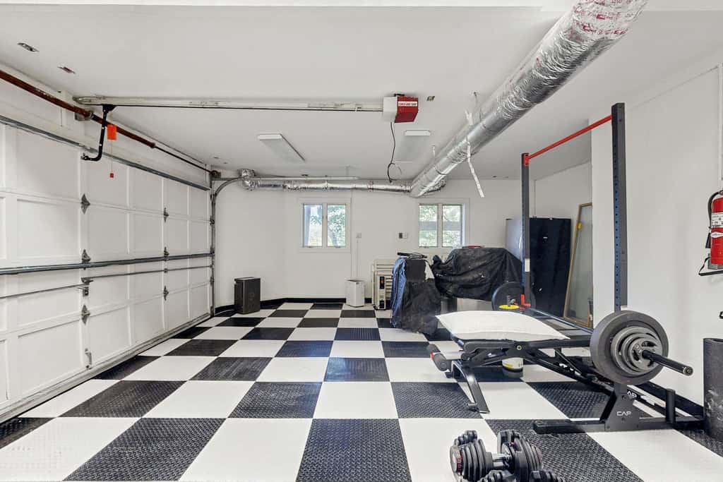 Glass Contemporary House, Panoramic Views, 4 Fireplaces, Game Room, Gym, Dog-Friendly