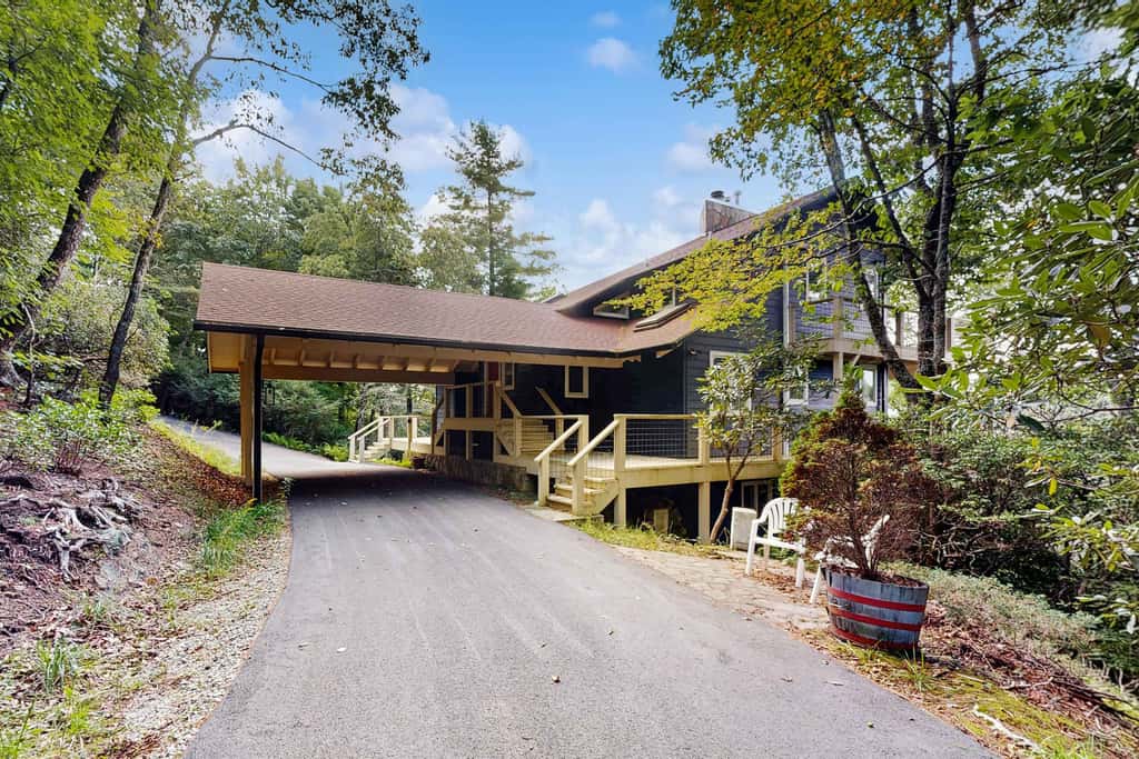 Glass Contemporary House, Panoramic Views, 4 Fireplaces, Game Room, Gym, Dog-Friendly