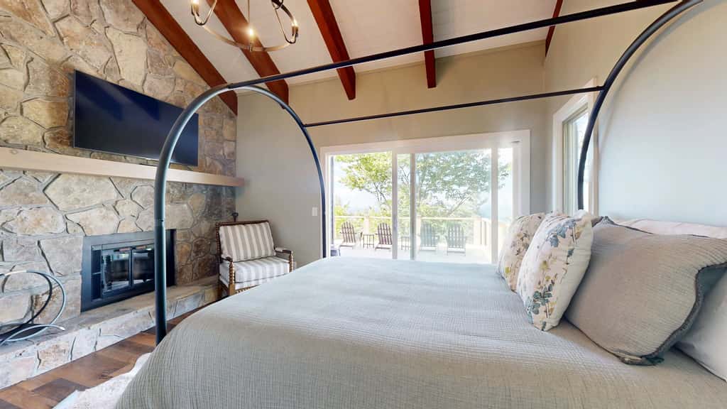 Glass Contemporary House, Panoramic Views, 4 Fireplaces, Game Room, Gym, Dog-Friendly