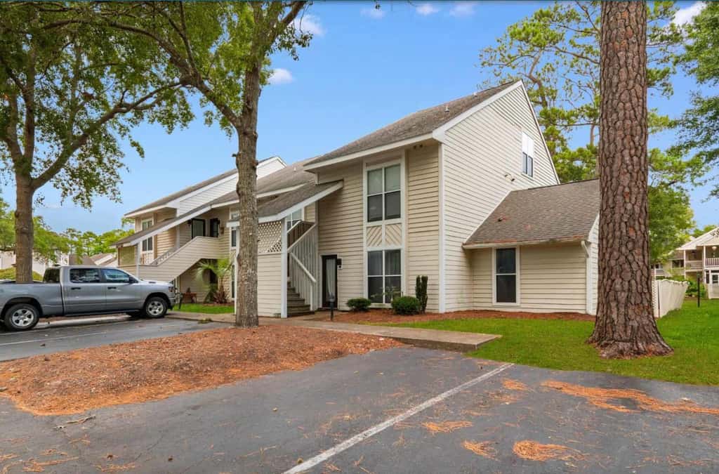 Top-Floor Retreat - Spa at Little River Inn 608