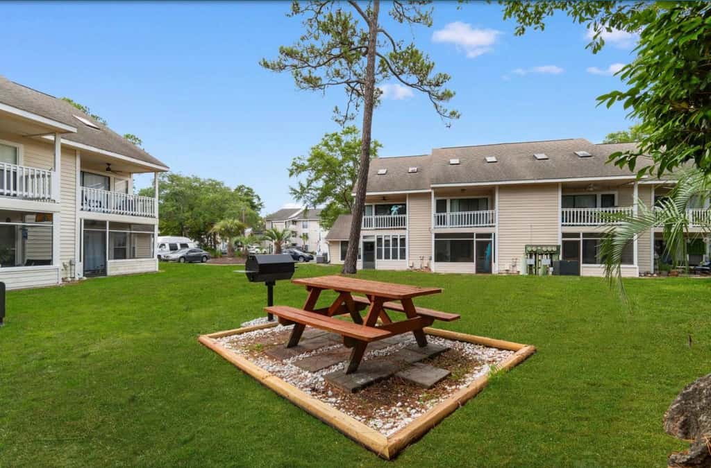 Top-Floor Retreat - Spa at Little River Inn 608