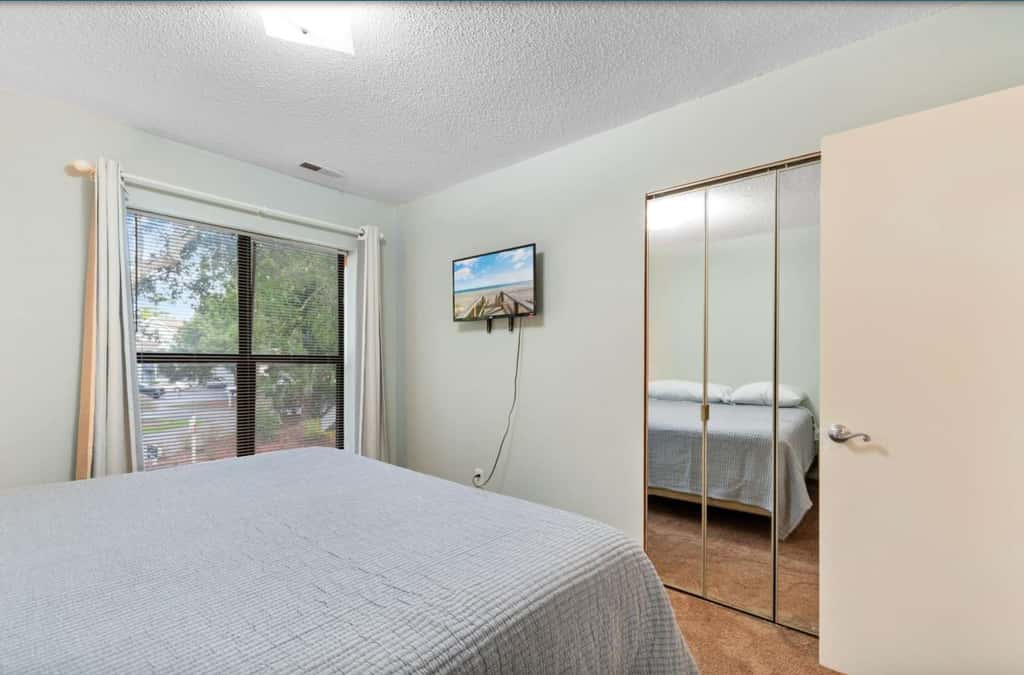 Top-Floor Retreat - Spa at Little River Inn 608