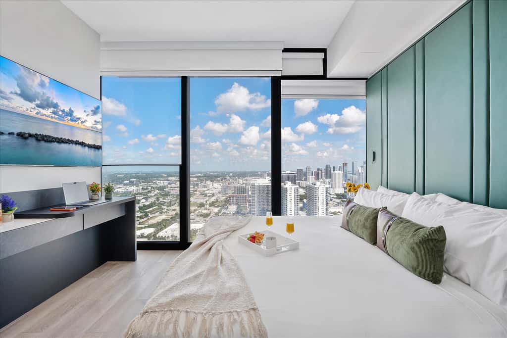 E11EVEN Studio | Panoramic Downtown Views 