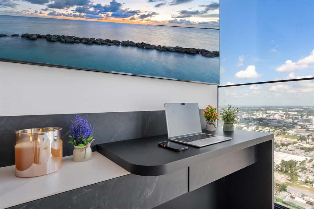 E11EVEN Studio | Panoramic Downtown Views 