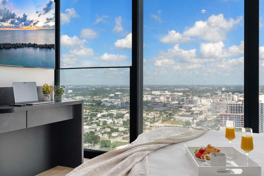 E11EVEN Studio | Panoramic Downtown Views 