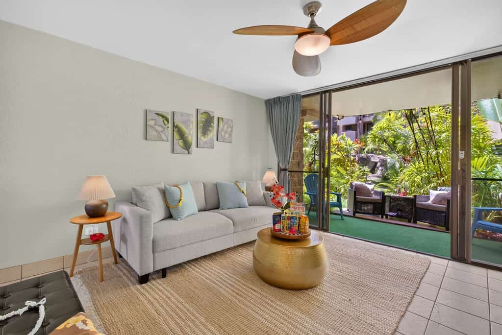 Relaxing Maui Getaway at Paki Maui | King Bed, Walk to Food & Beach