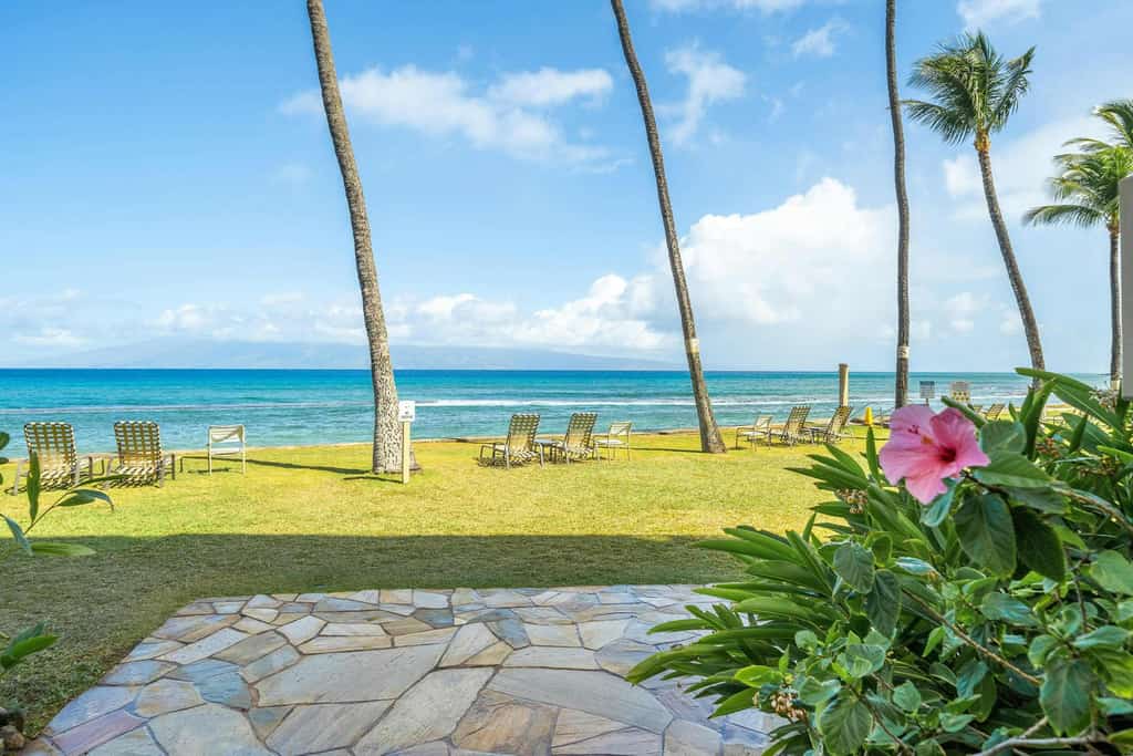 Relaxing Maui Getaway at Paki Maui | King Bed, Walk to Food & Beach