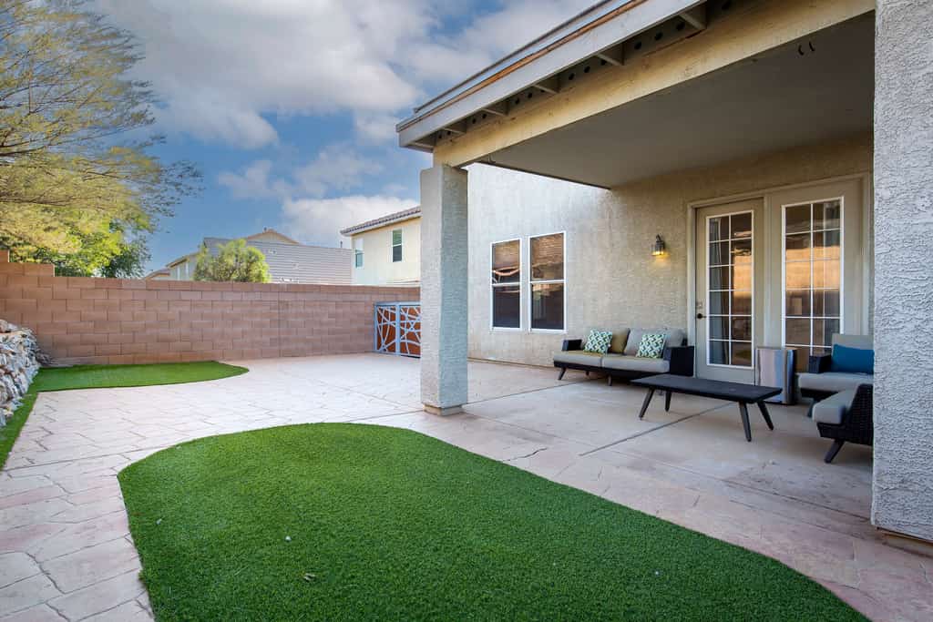 The Lindenthal | Family Friendly 5BR | Fenced Yard | Sleeps 10