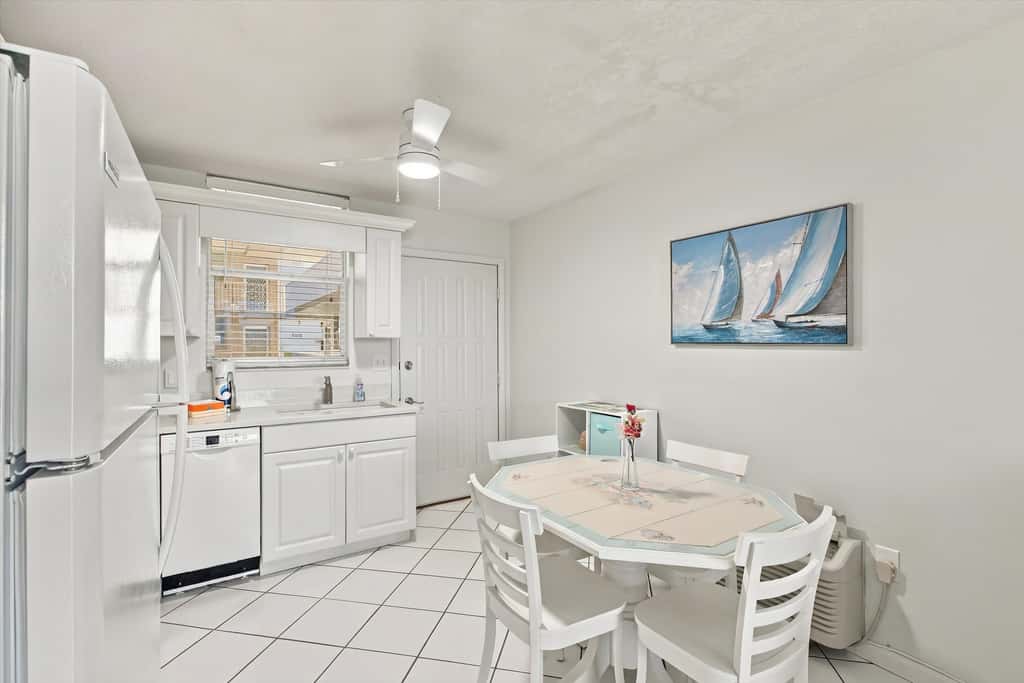 Bonita Springs Studio, Pool & Balcony