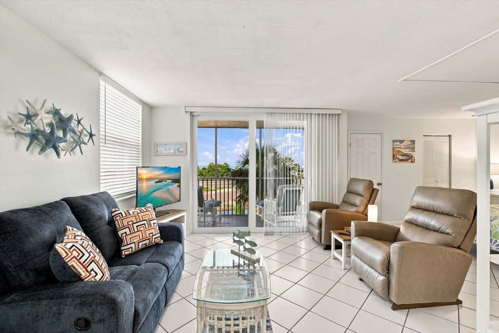 Bonita Springs Studio, Pool & Balcony