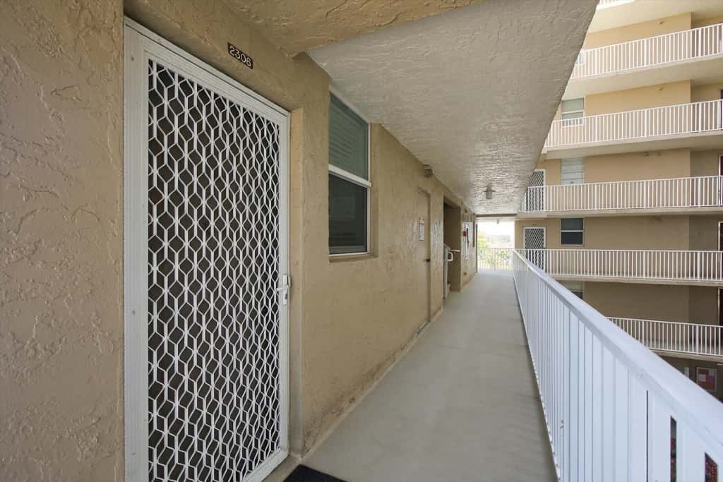 Bonita Springs Studio, Pool & Balcony