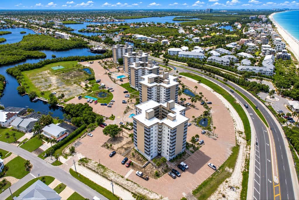 Bonita Springs Studio, Pool & Balcony