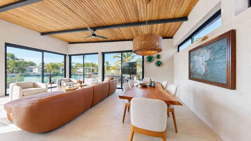 Lagoonfront 3BR Villa at Seabird 16 - Pool & Dock