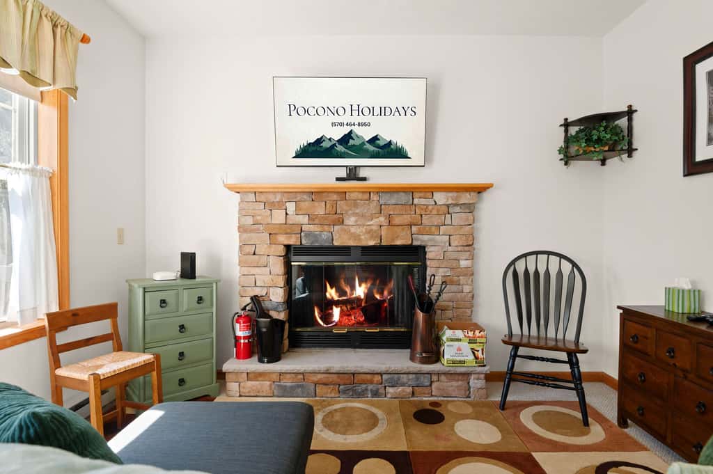 Rustic 3BR Condo - Fireplace - Tannersville