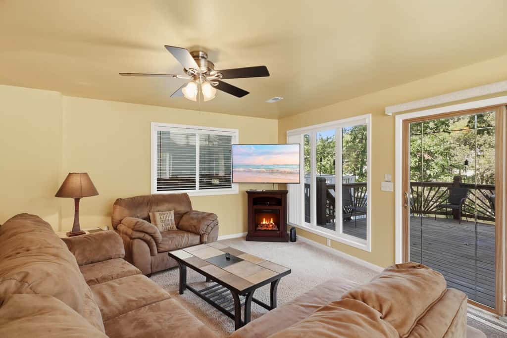 Lake View- 4BR- Dock - Sleeps 11 in Rocky Mount